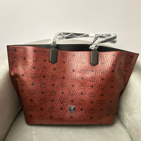 MCM Medium Spot Visetos Leather Shopper Tote Bag - Scooter Red - Picture 2 of 12